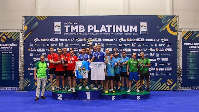 O pódio da categoria Veterano 4 Masculino (Foto: J