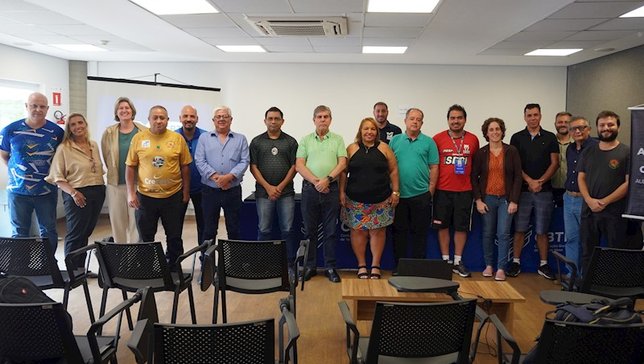 Dirigentes reunidos para a Assembleia Geral Ordiná