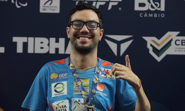 Campeão da classe 2, Guilherme Costa comemora mais