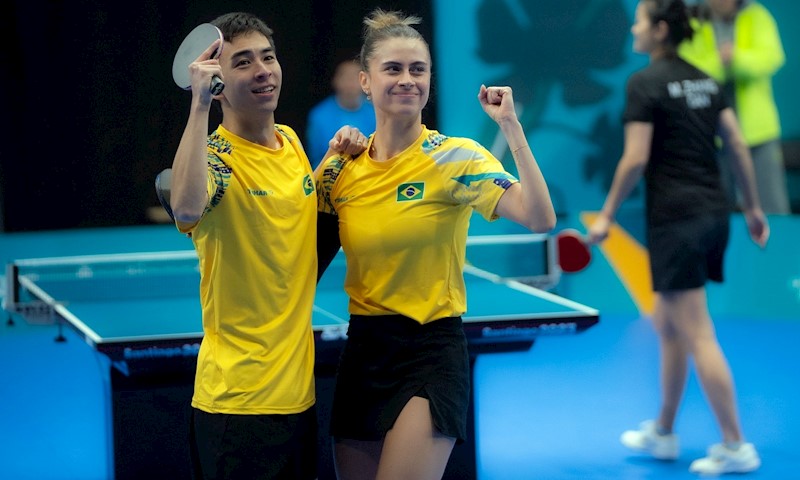 Tênis de dupla masculino vence e passa para semifinal