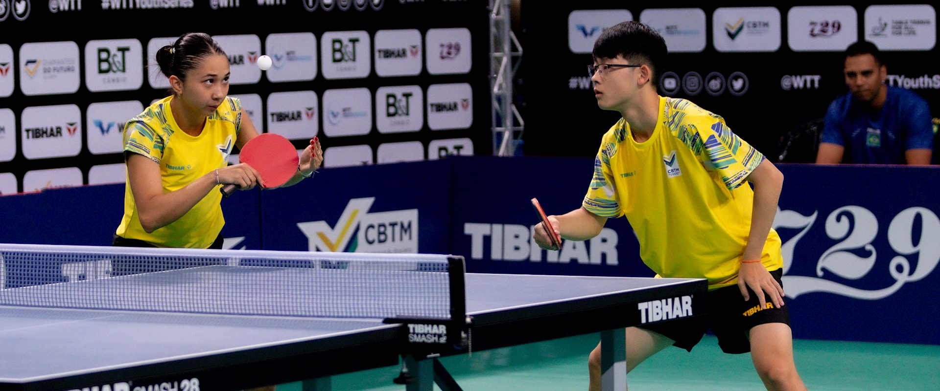 Após vitória contra dupla da Austrália, Giulia Takahashi e Leonardo Iizuka se despedem da disputa de duplas do Mundial de Jovens nas oitavas