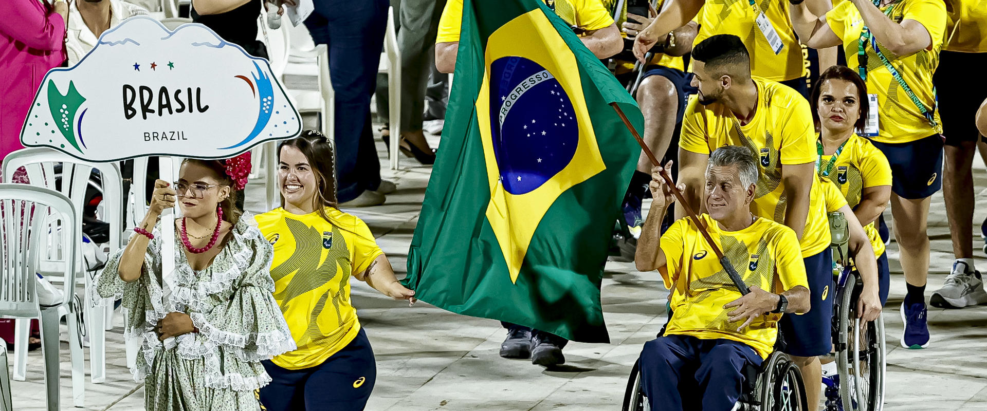 Iranildo Espíndola celebra experiência como porta-bandeira em Valledupar: “Vai ficar eternizado na minha carreira”