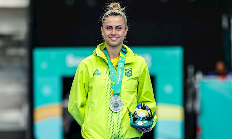 Primeiro jogo do time feminino de Tênis 