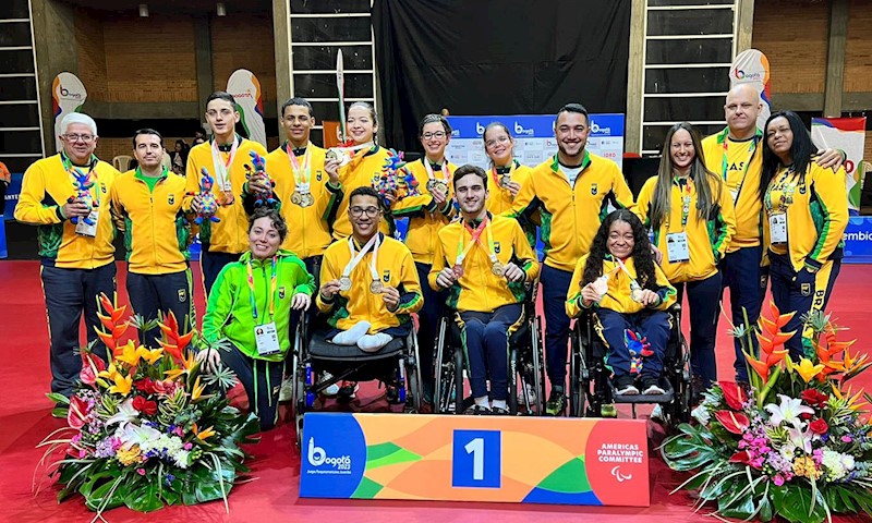 Tênis masculino de Santos é prata e feminino é bronze nos Jogos da