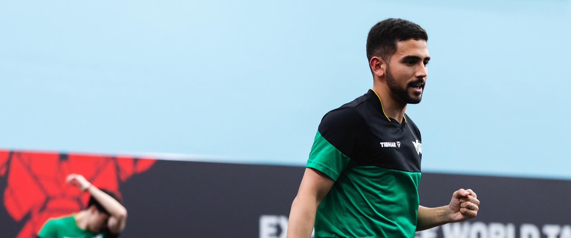 Laura Watanabe e Guilherme Teodoro estreiam com vitória no Smash de Singapura