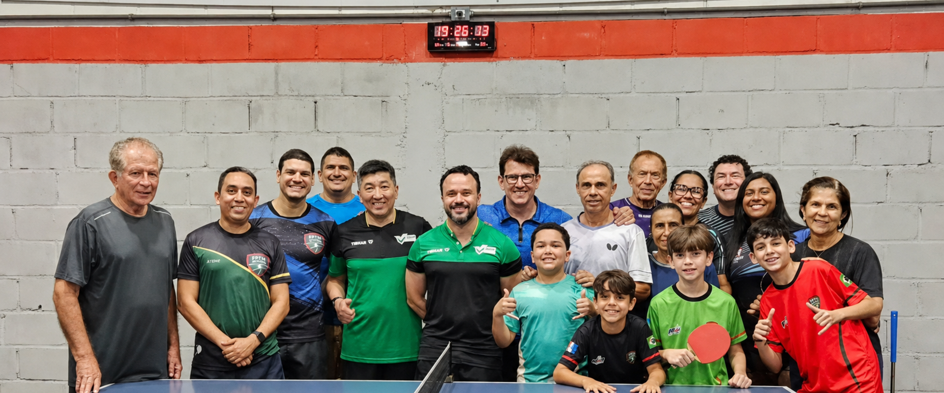 Hugo Hoyama e Daniel Peterossi promovem clínica de tênis de mesa em Maceió