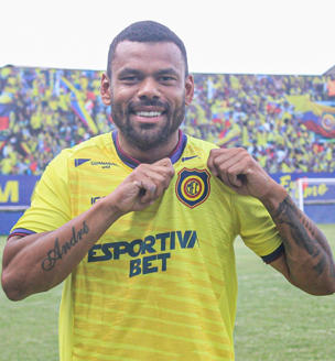 ANDRÉ FAUSTO É O NOVO ZAGUEIRO DO MEC