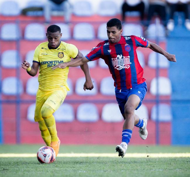MADUREIRA EMPATA FORA DE CASA PELA COPA RIO