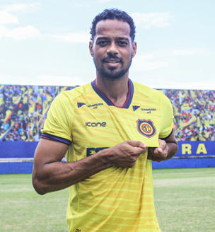 MADUREIRA ACERTA A CONTRATAÇÃO DE JÚNIOR SANTOS