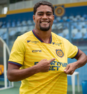 MADUREIRA ACERTA CONTRATAÇÃO DE YAN