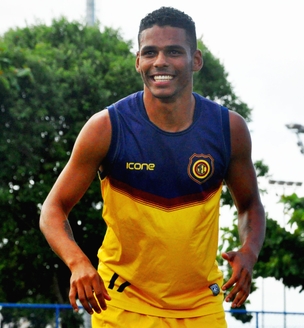 Feliz pela chegada ao Madureira, Cláudio Maradona projeta 2019 vitorioso para o clube.