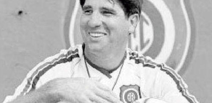 18 anos atrás, Renato Gaúcho fazia sua estreia na