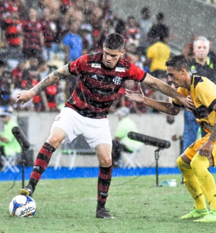 Madureira cria chances mas acaba derrotado pelo Flamengo no Maracanã