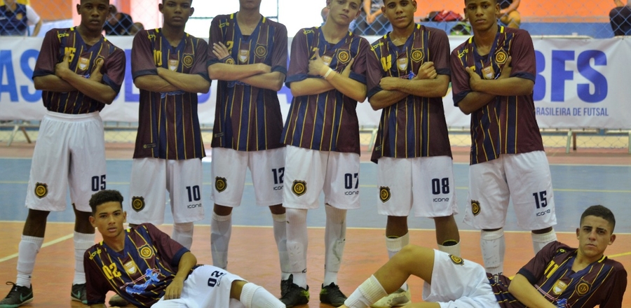 Madureira vence mais uma e garante classificação p