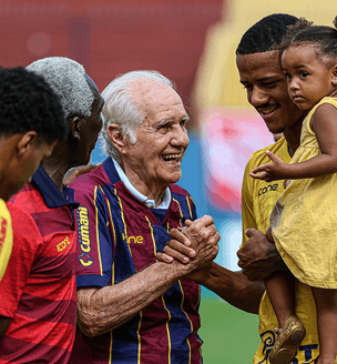 Madureira empata com Bangu em dia de homenagens a Evaristo de Macedo