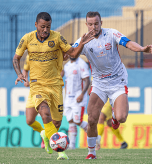 Luiz Paulo marca no final e Madureira vence mais uma no Cariocão