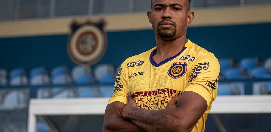 Com passagem na base do clube, Leandro Sardinha ac