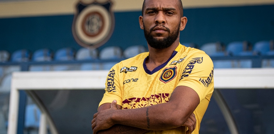 'Feliz e motivado', atacante Romário é o sexto ref