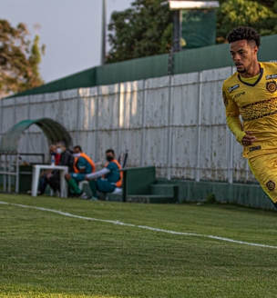 Juninho Monteiro fala da expectativa para o clássico contra o Bangu: 'É um jogo diferente e a responsabilidade é grande'