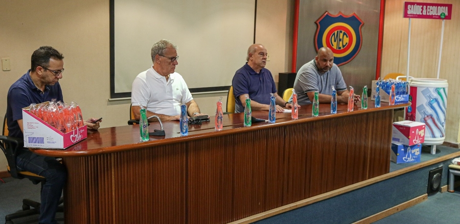 Madureira se reapresenta e inicia preparação para