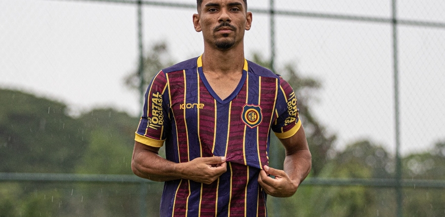 Polivalência, liderança e juventude: Lucas Adell c