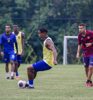 GUILHERME VINTÉM RENOVA COM O TRICOLOR SUBURBANO ATÉ 2025.
